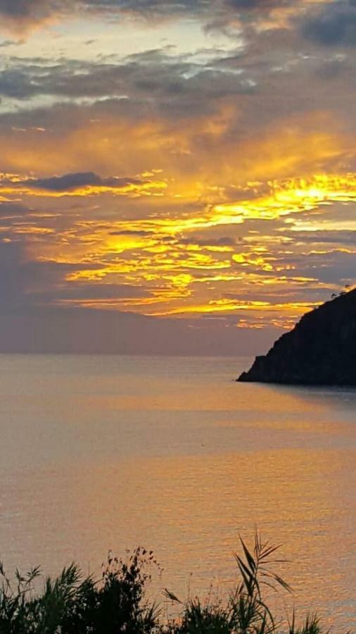 Willa Un Gioiello Con Vista Mare Moneglia Zewnętrze zdjęcie